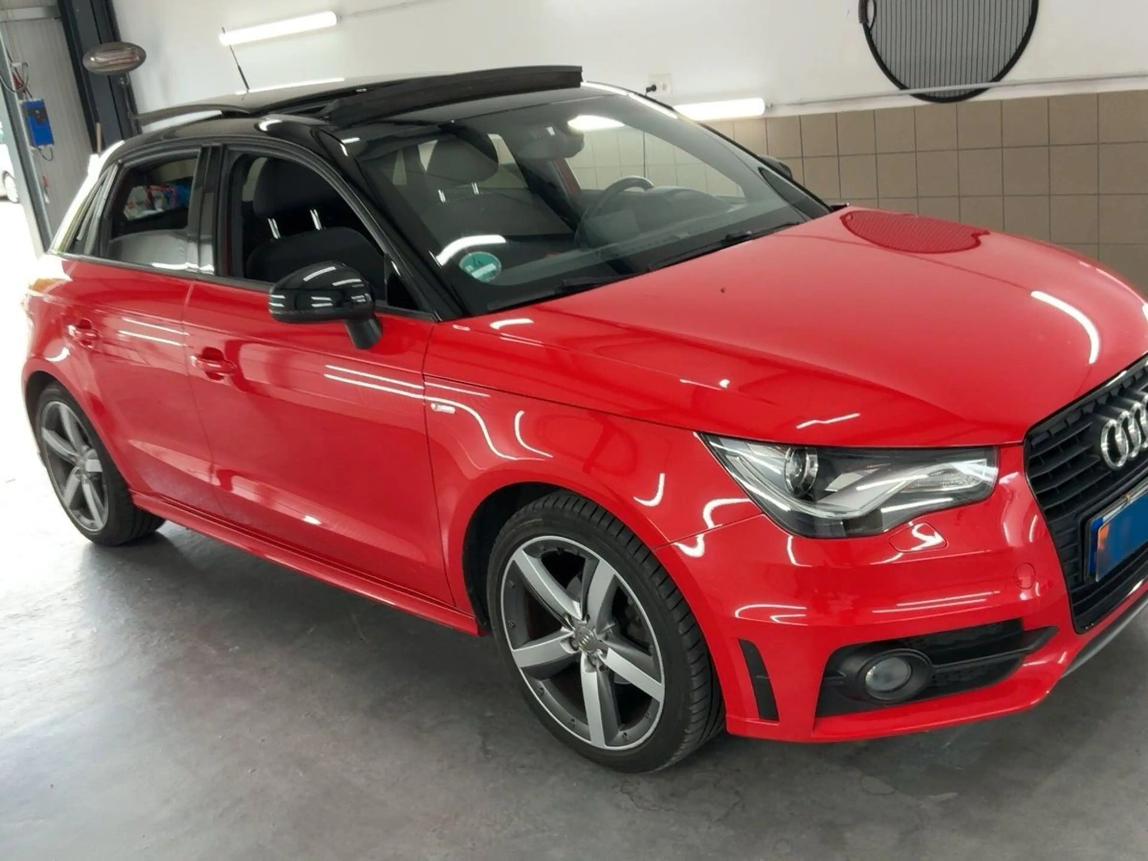Audi A1 Sportback S-Line *SHZ*PAN*NAV*PDC*XEN*DSP* — photo 3