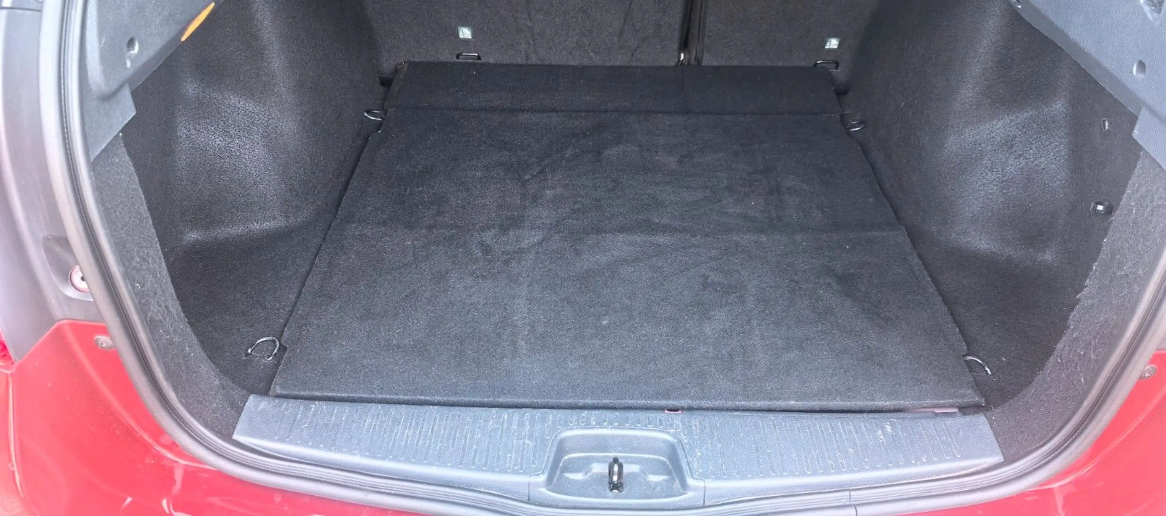 Dacia Logan MCV II Kombi Comfort Neu Bereift — photo 18