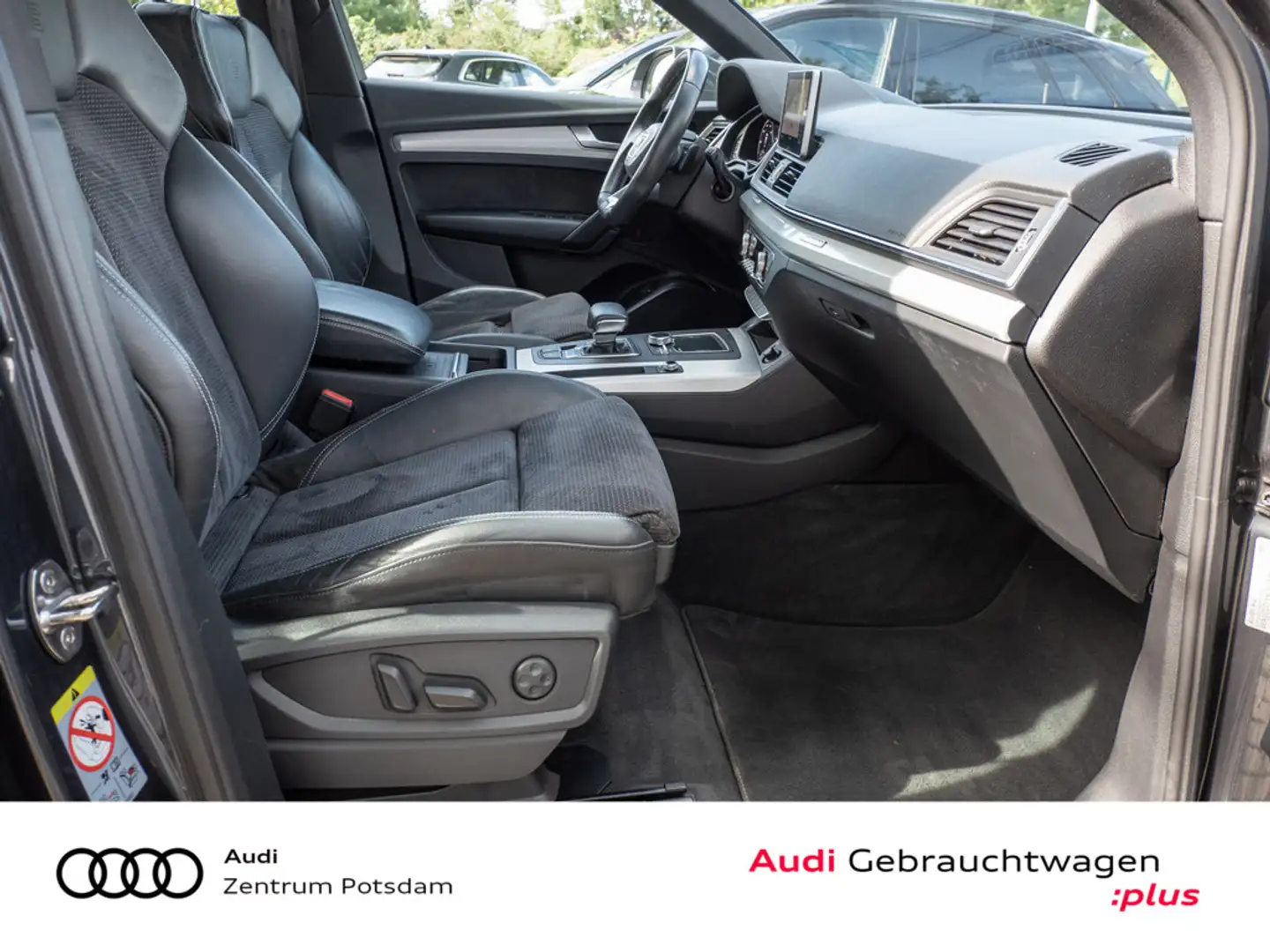 Audi Q5 55TFSI e quattro S line LED NAVI AHK LUFTF Grijs - 2