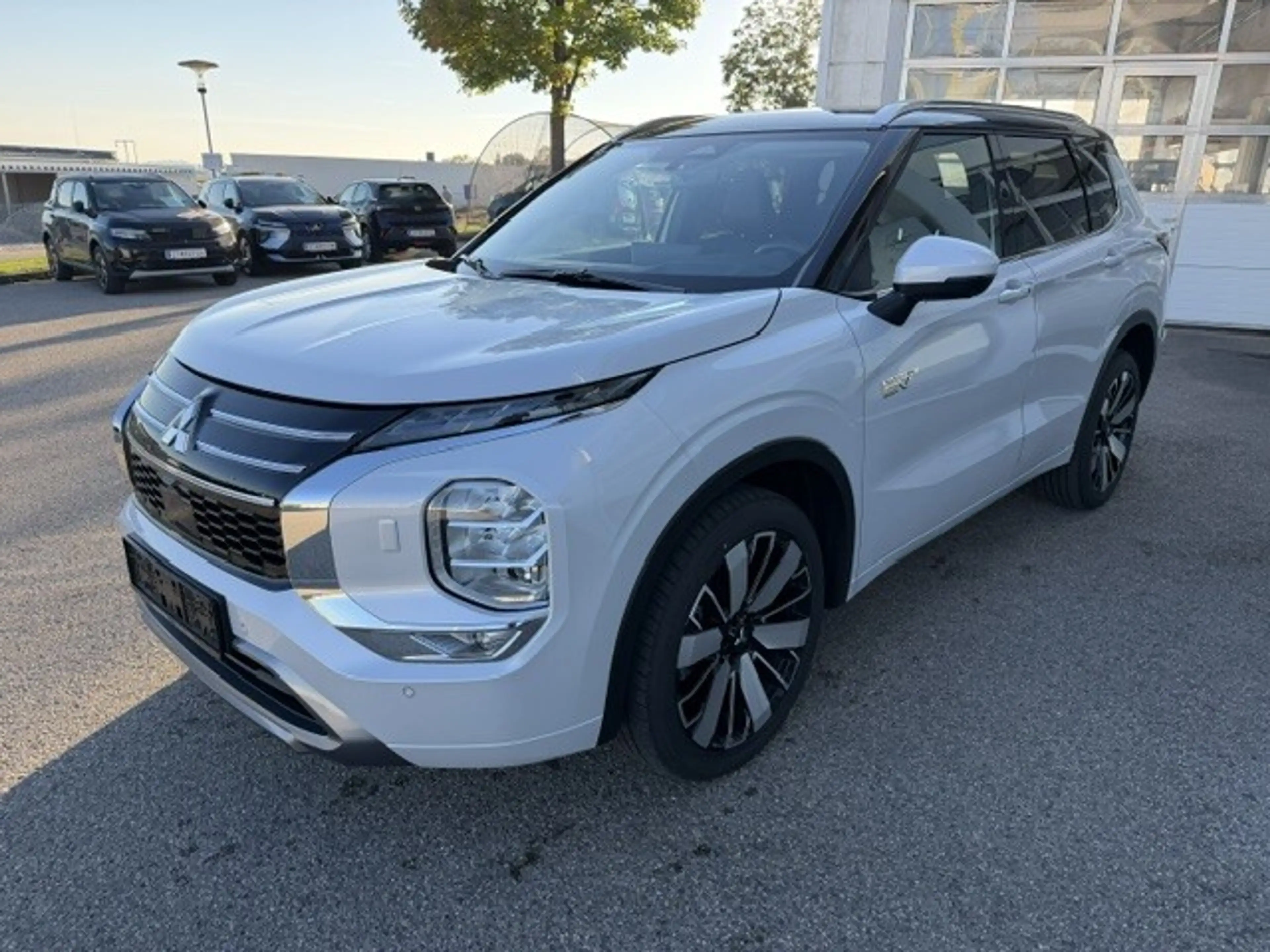 Mitsubishi Outlander 2,4 PHEV S-AWC Diamond — photo 8