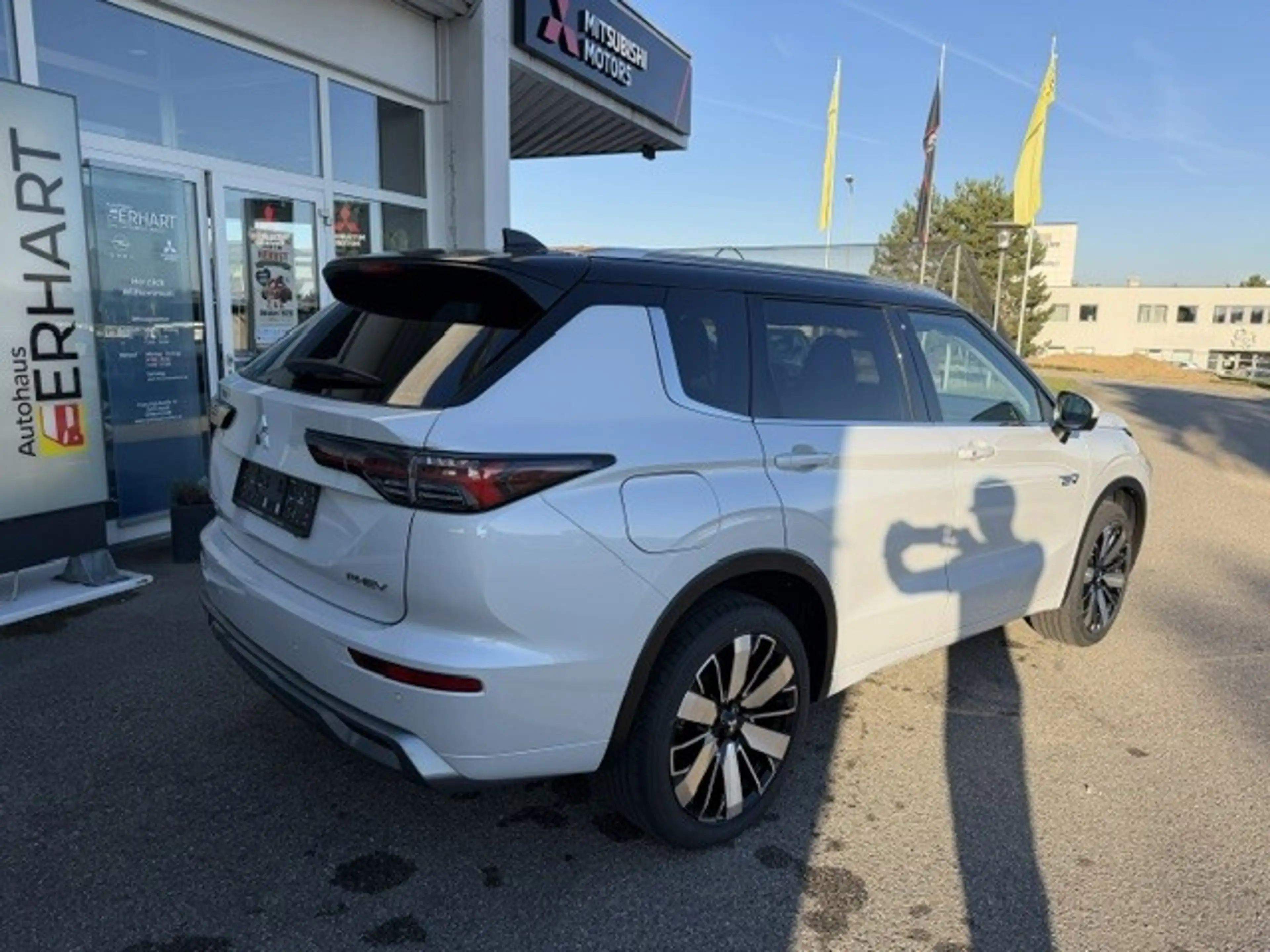 Mitsubishi Outlander 2,4 PHEV S-AWC Diamond — photo 5
