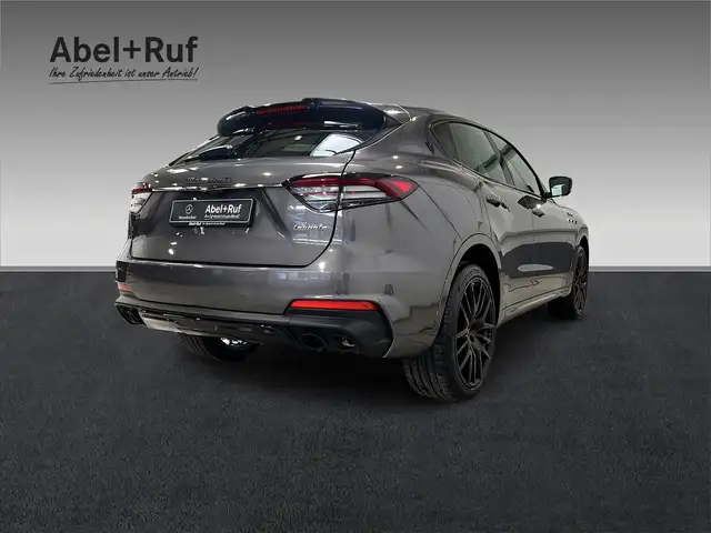 Maserati Levante view 7