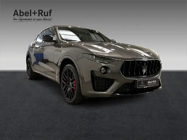 Maserati Levante view 6