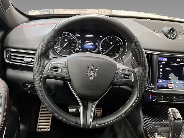 Maserati Levante view 14