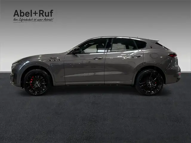 Maserati Levante view 5