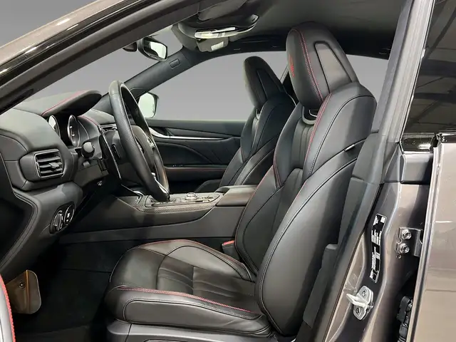Maserati Levante view 9