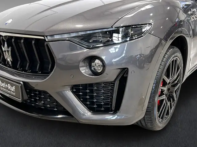 Maserati Levante view 3