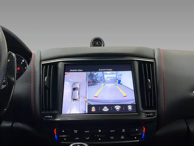 Maserati Levante view 15