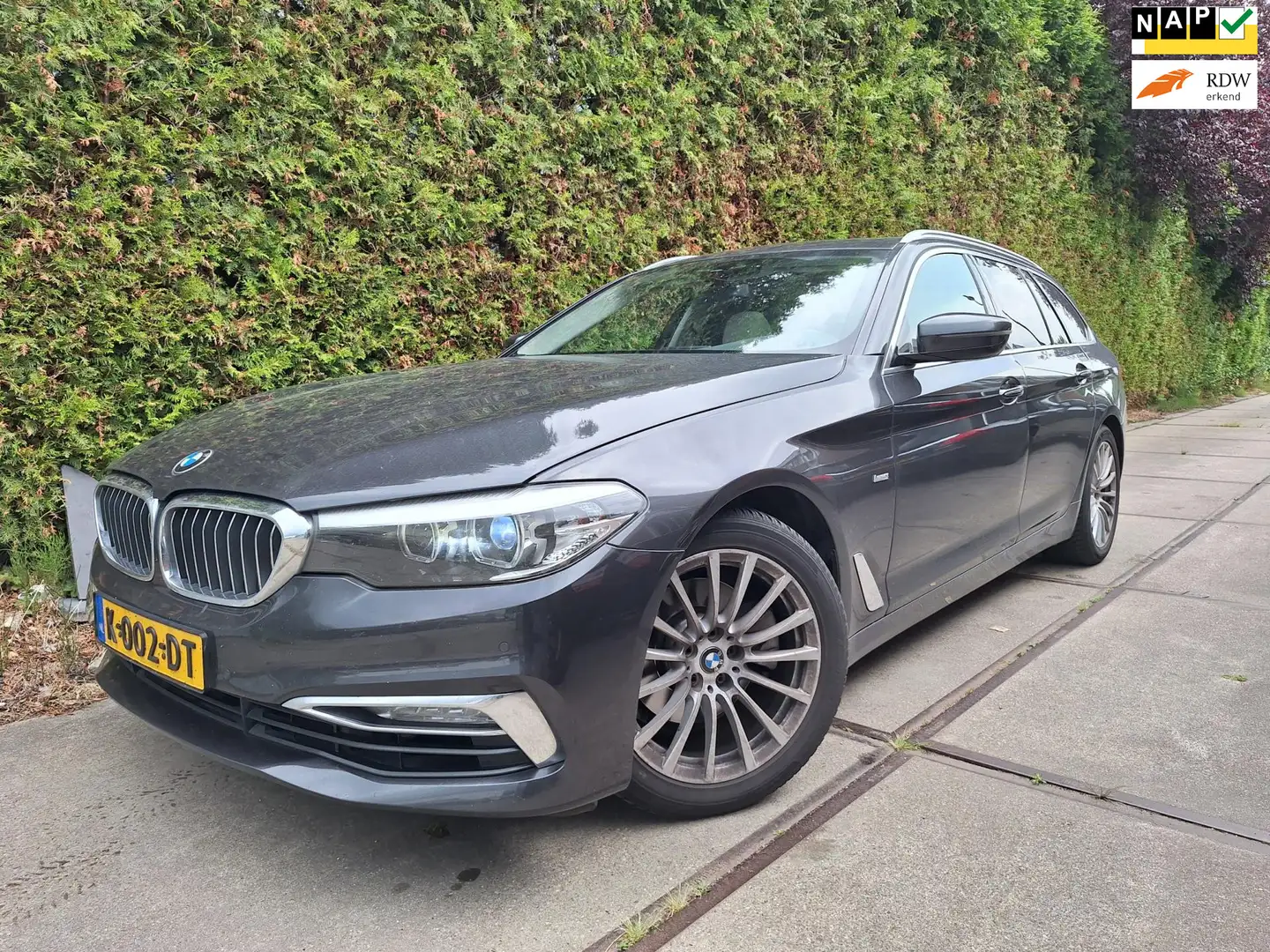 BMW 520 5-serie Touring 520d High Executive Grijs - 1