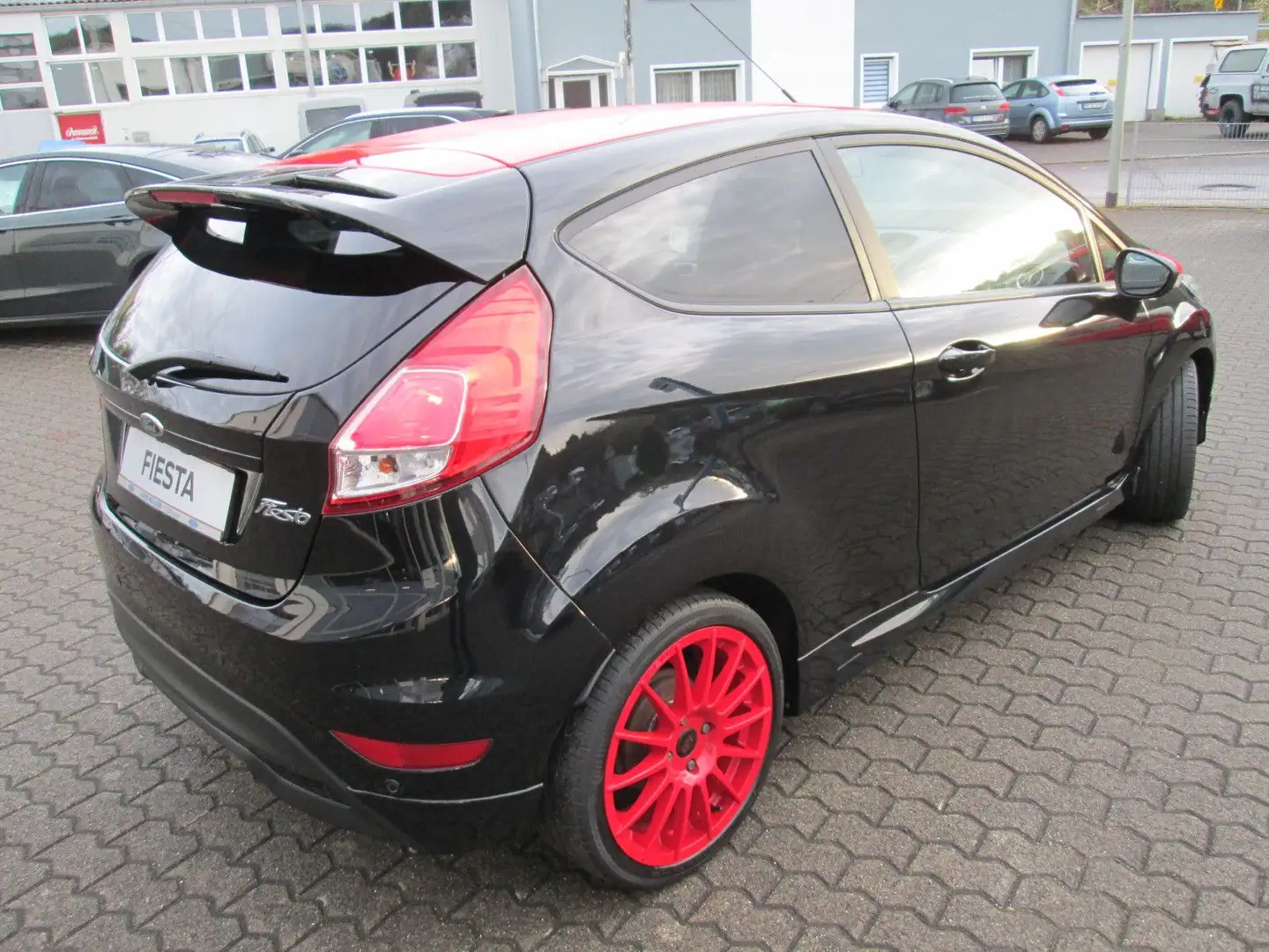 Ford Fiesta Sport crna - 2