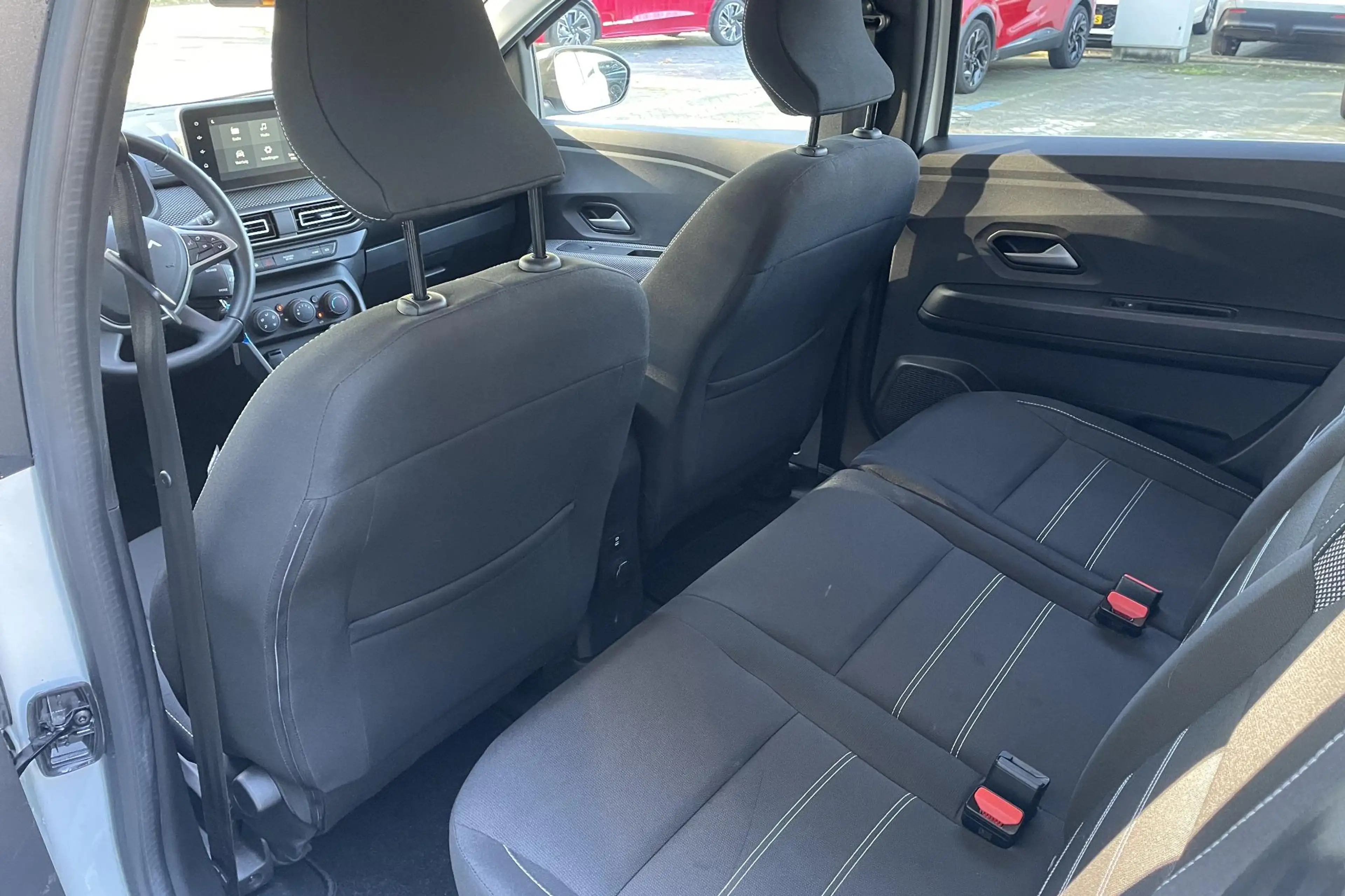 Dacia Jogger 1.6 Hybrid 140 Expression 5p. | 1e eig. | Lm velge — photo 12