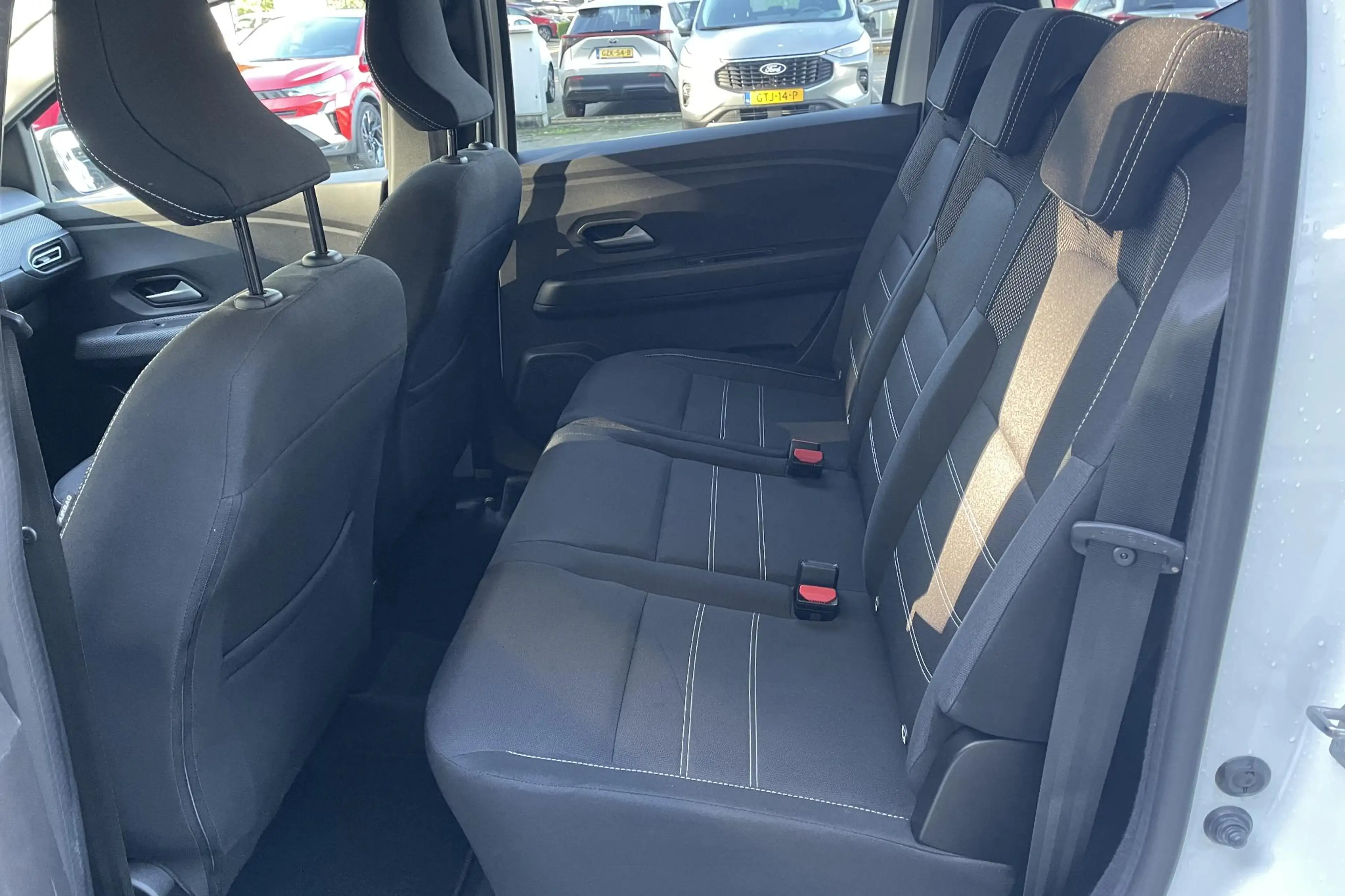 Dacia Jogger 1.6 Hybrid 140 Expression 5p. | 1e eig. | Lm velge — photo 11