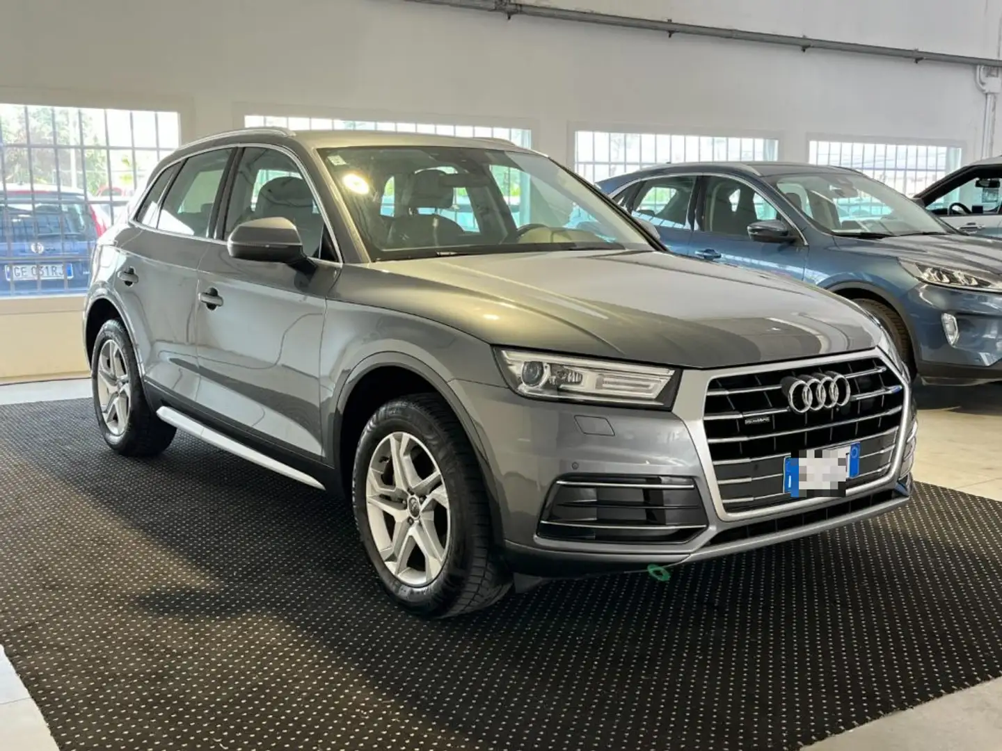 Audi Q5 40 TDI quattro S tronic Business Design PROMO Gris - 1
