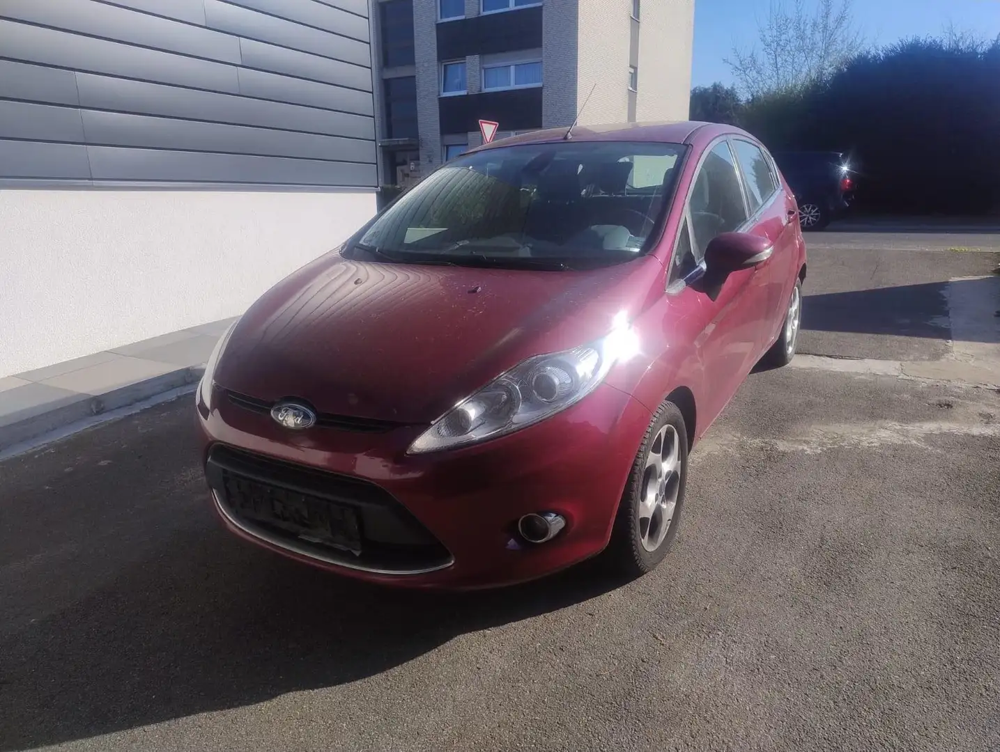 Ford Fiesta 1.6 TDCi Titanium Rouge - 1