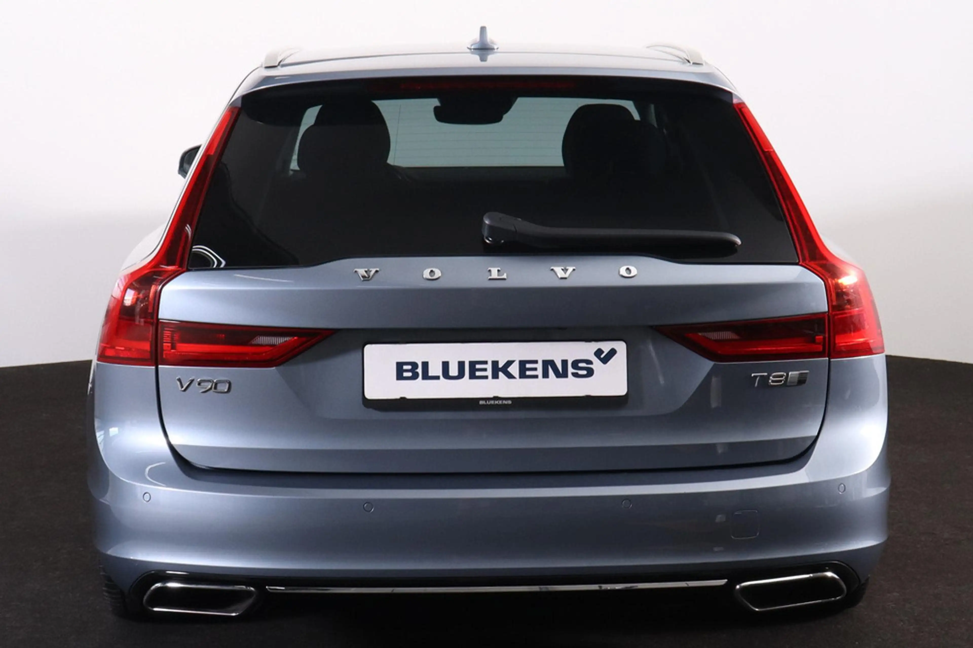 Volvo V90 T8 AWD Inscription - IntelliSafe Assist & Surround — photo 4