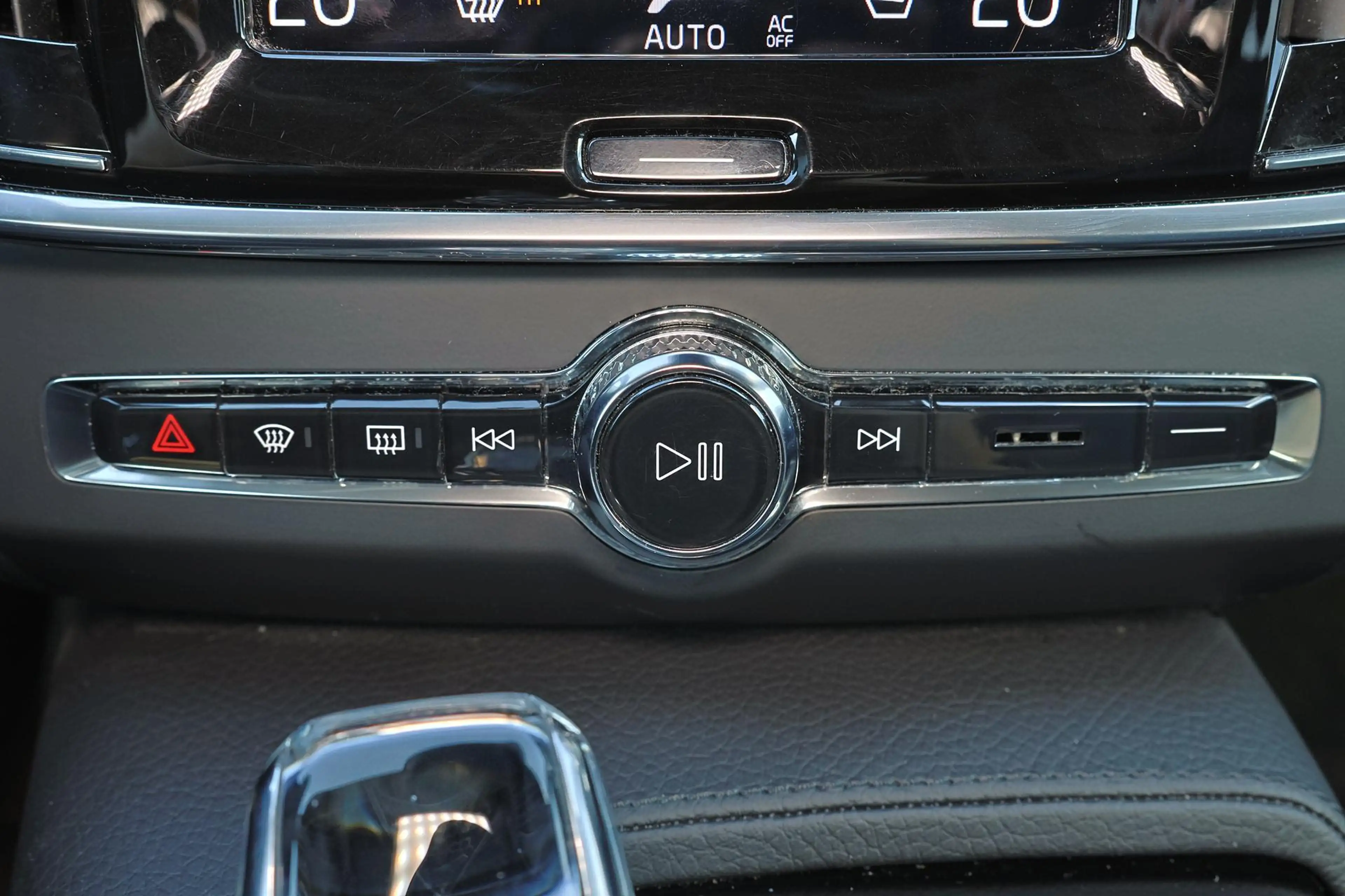 Volvo V90 T8 AWD Inscription - IntelliSafe Assist & Surround — photo 9