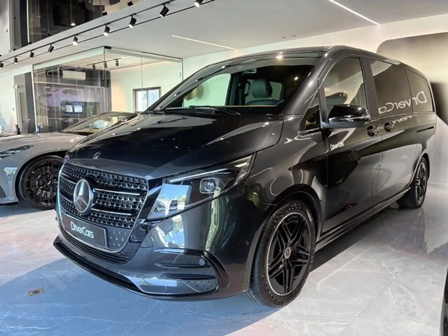 Mercedes-Benz V 250d Largo Avantgarde Gris - 2