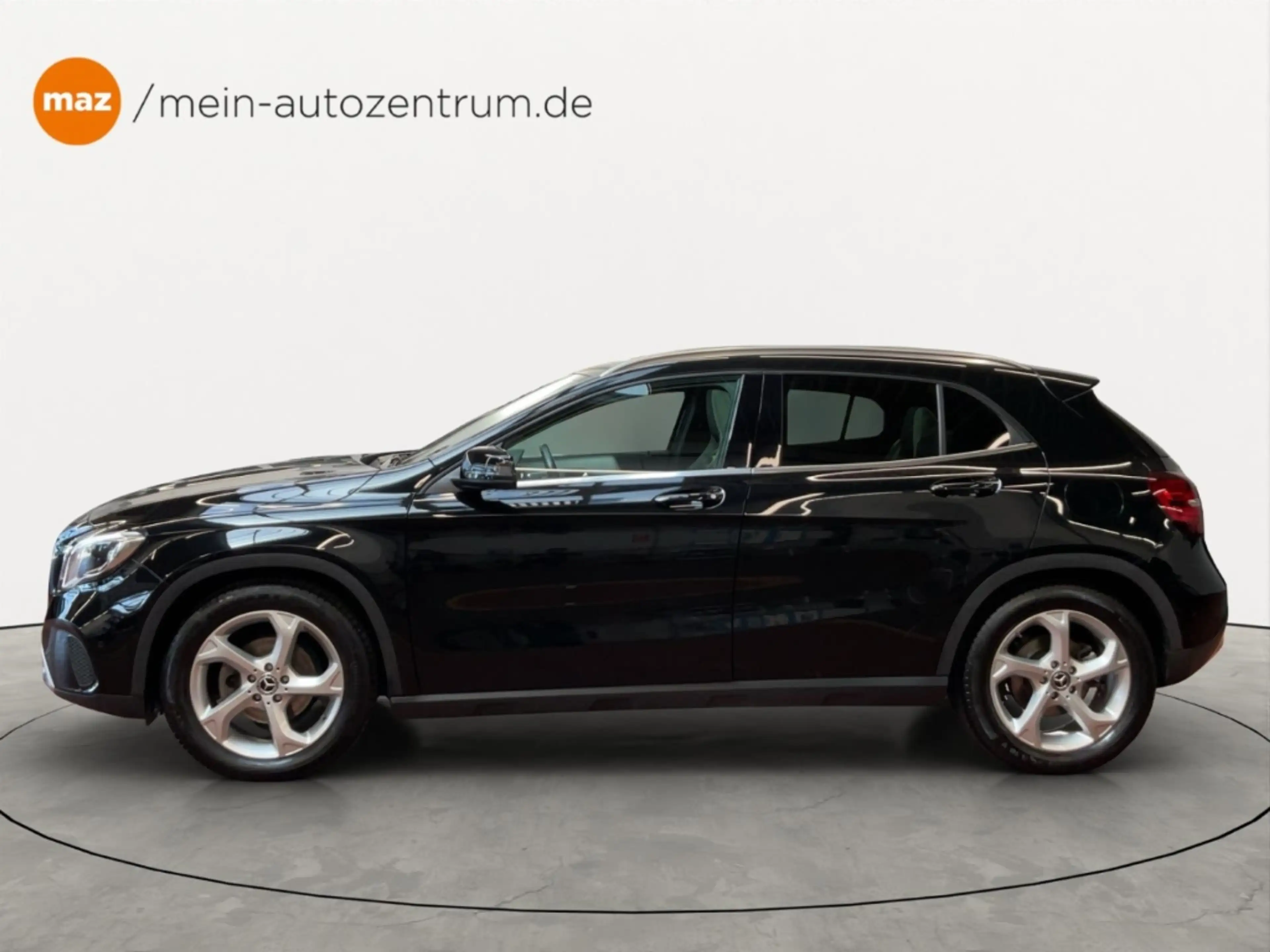 Mercedes-Benz GLA 200 Urban Alu LED AHK Pano Kamera Navi — photo 3