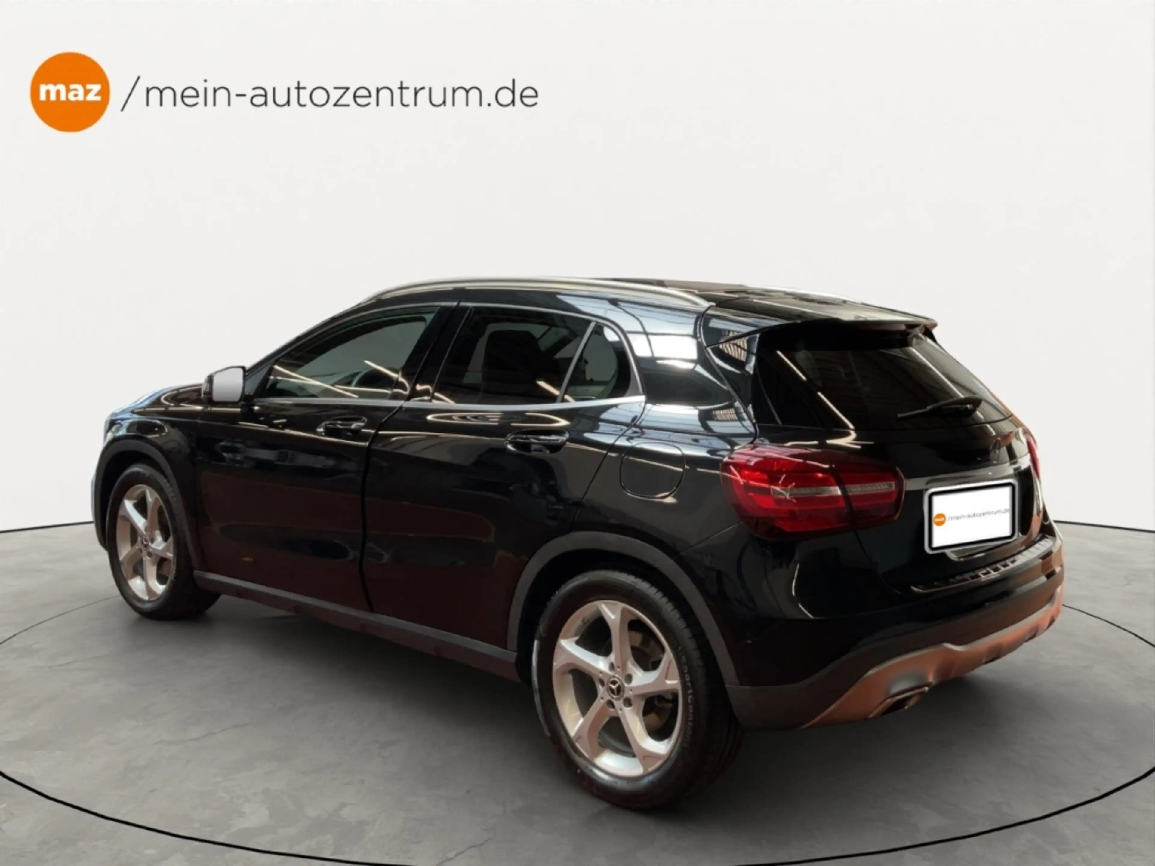 Mercedes-Benz GLA 200 Urban Alu LED AHK Pano Kamera Navi — photo 4
