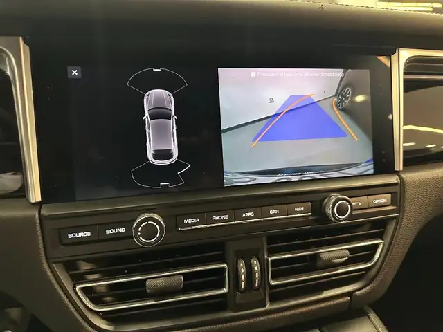 Porsche Macan view 15