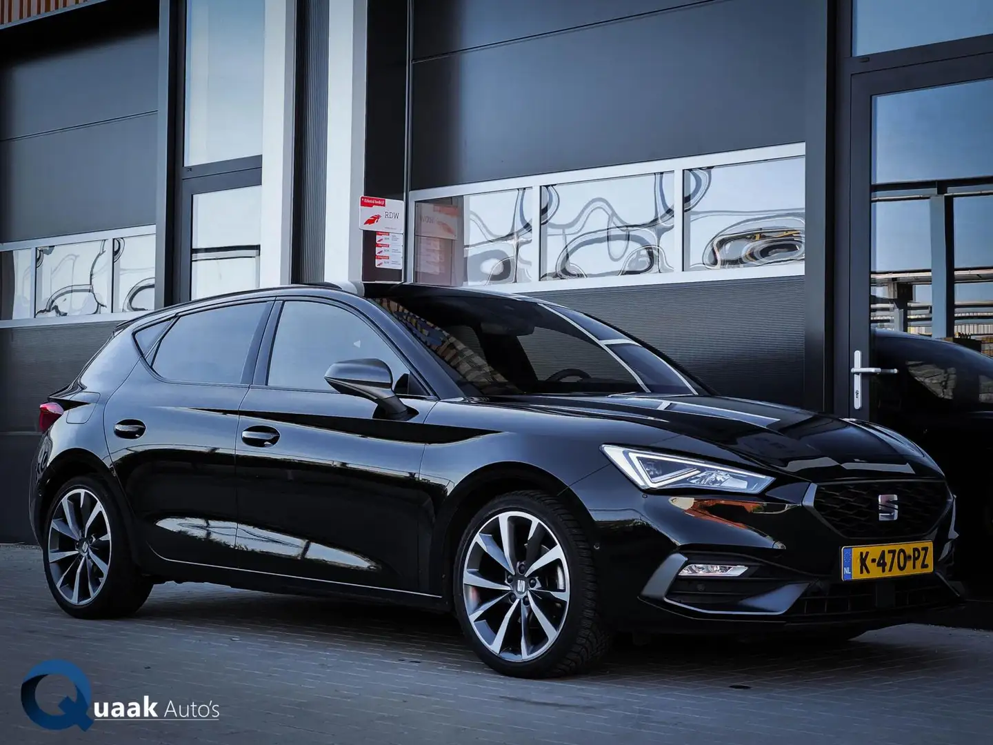 SEAT Leon 1.5 TSI FR Launch Edition | CARPLAY | LANE ASSIST Schwarz - 1