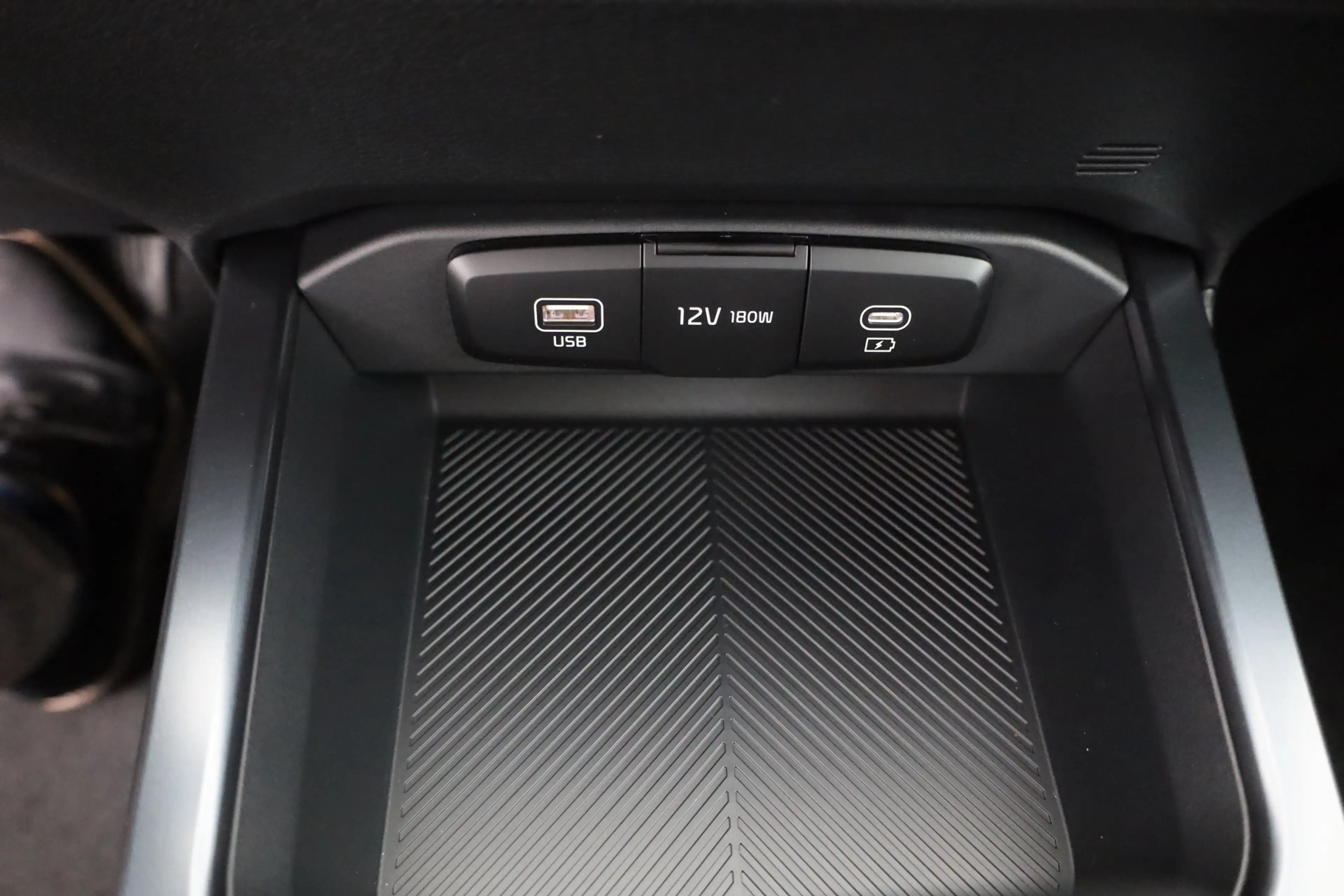 Kia XCeed 1.6 T-GDI Aut. n. Modell LED Navi Kamera — photo 13