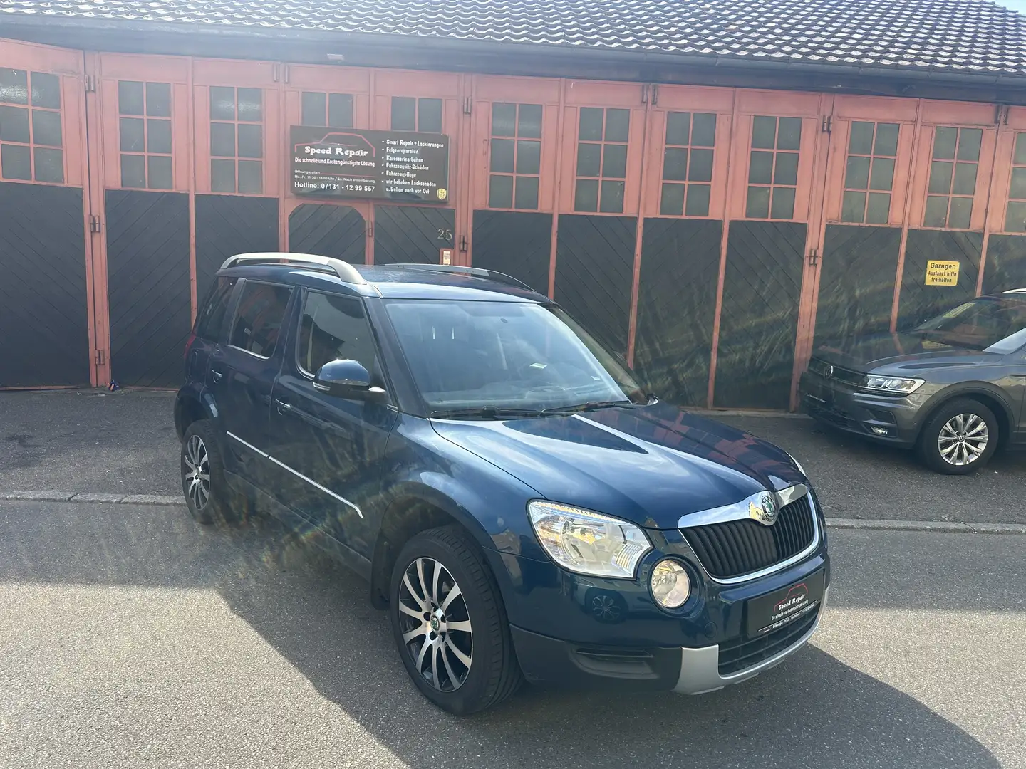 Skoda Yeti Active Plus Edition Blau - 1