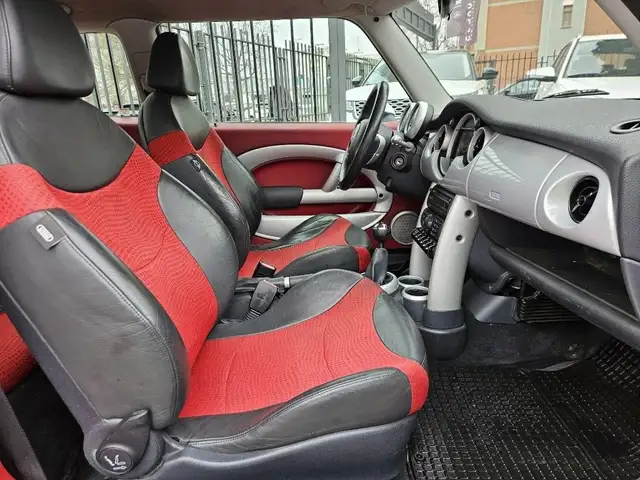 Mini Cooper Cooper view 10