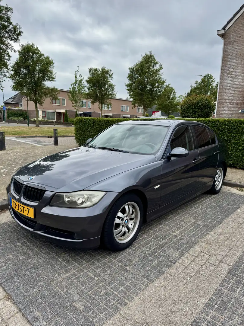 BMW 330 318i Gris - 1
