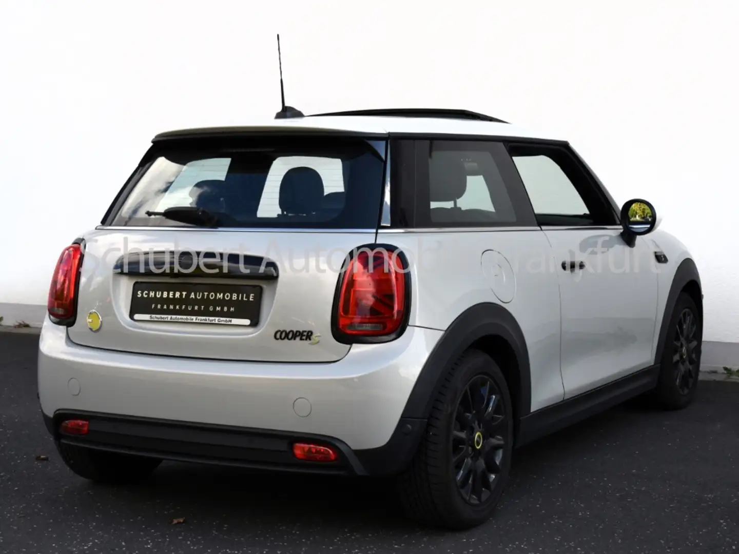 MINI Cooper SE Classic Trim Pano Leder Kamera Apple Silber - 2