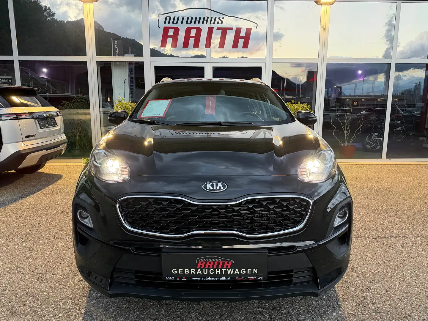 Kia Sportage 1,6 CRDI 48V Silber 7DCT AWD Schwarz - 2