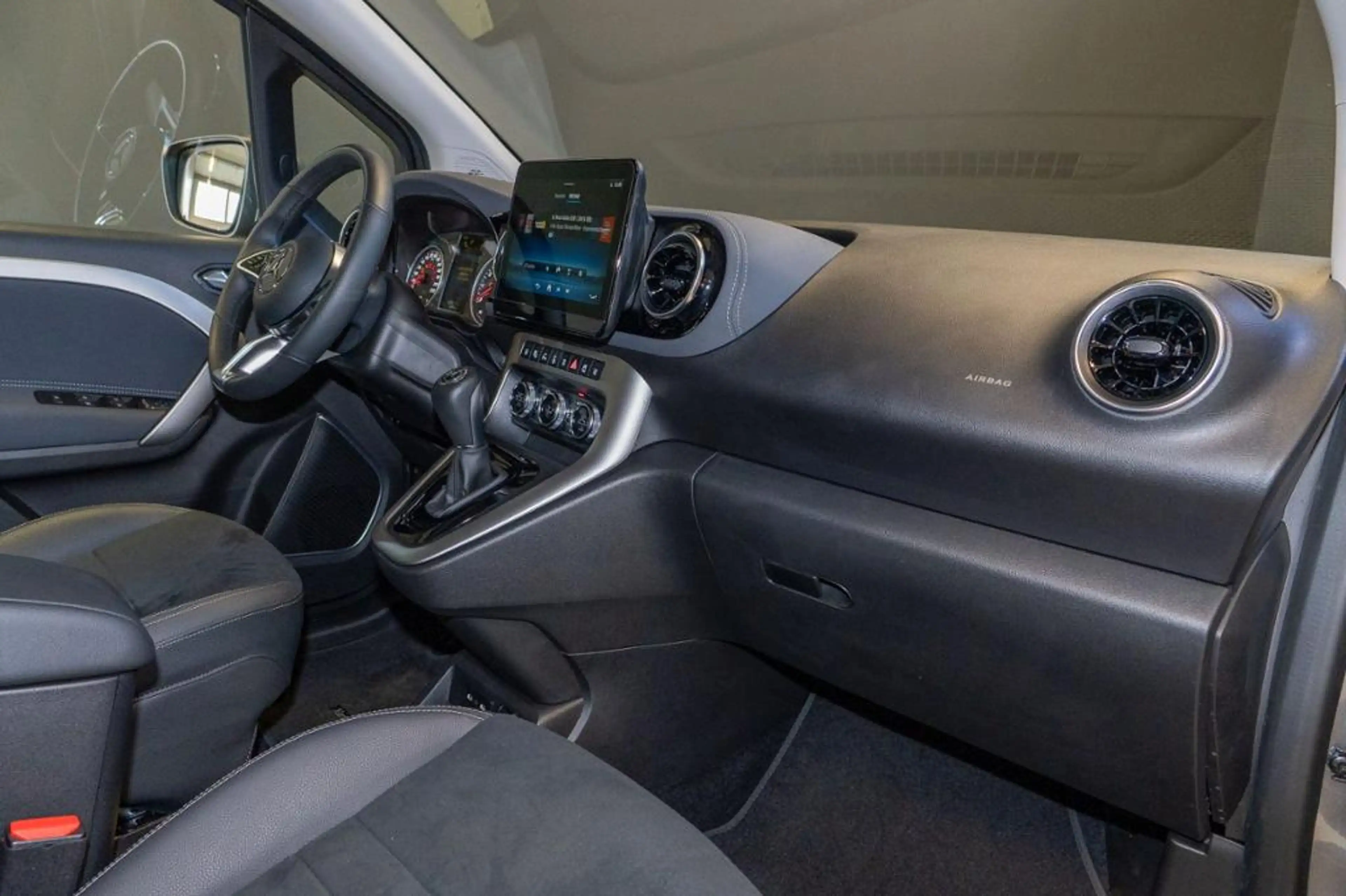 Mercedes-Benz T-Class T 180 *Lang Navi LED Kamera 7-Sitzer — photo 7