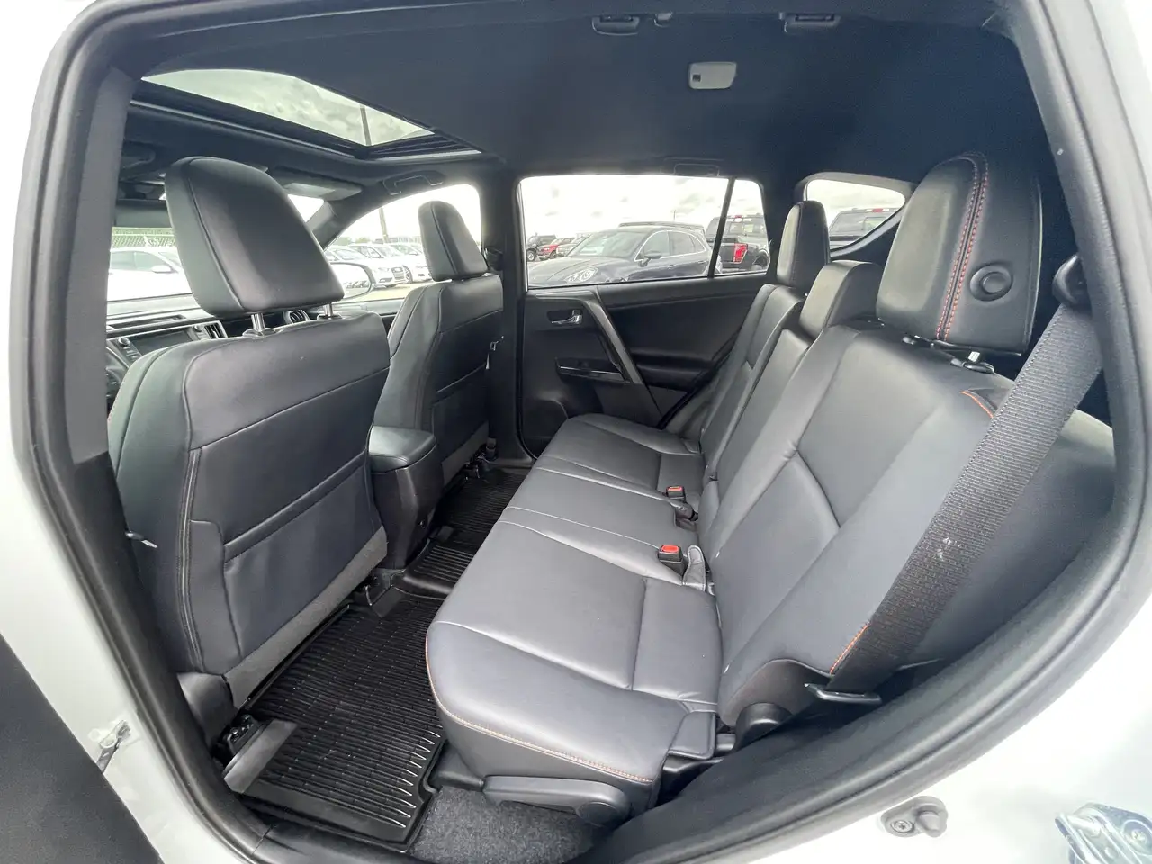 Toyota RAV 4 снимка Toyota RAV 4