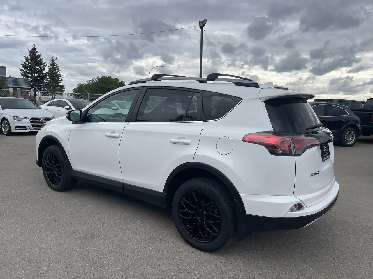 Toyota RAV 4 снимка Toyota RAV 4