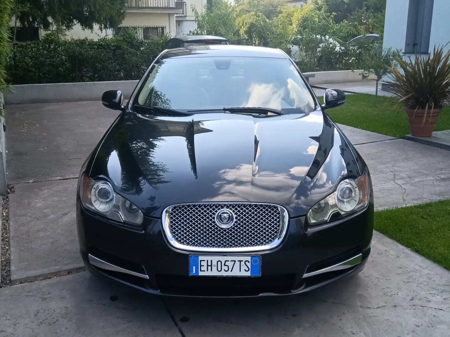 Jaguar XF XF 3.0d V6 Premium Luxury auto Grigio - 1