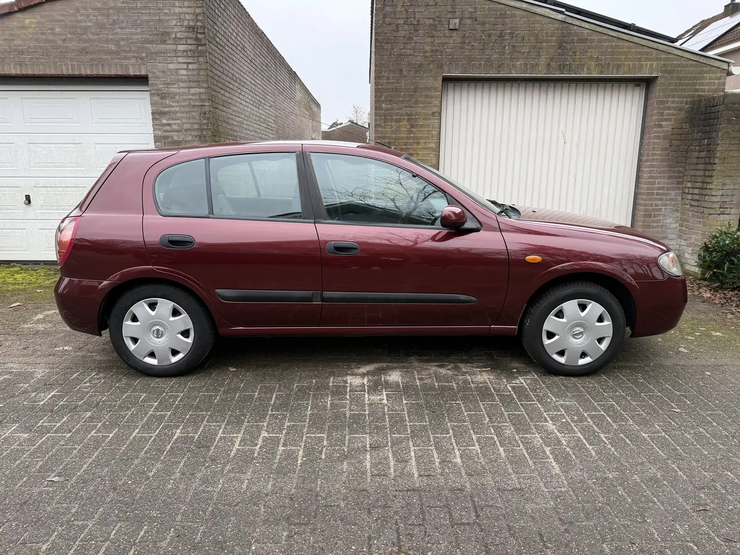 Nissan Almera 1.5 Visia Airco | 5drs | Nieuwe apk Rot - 2