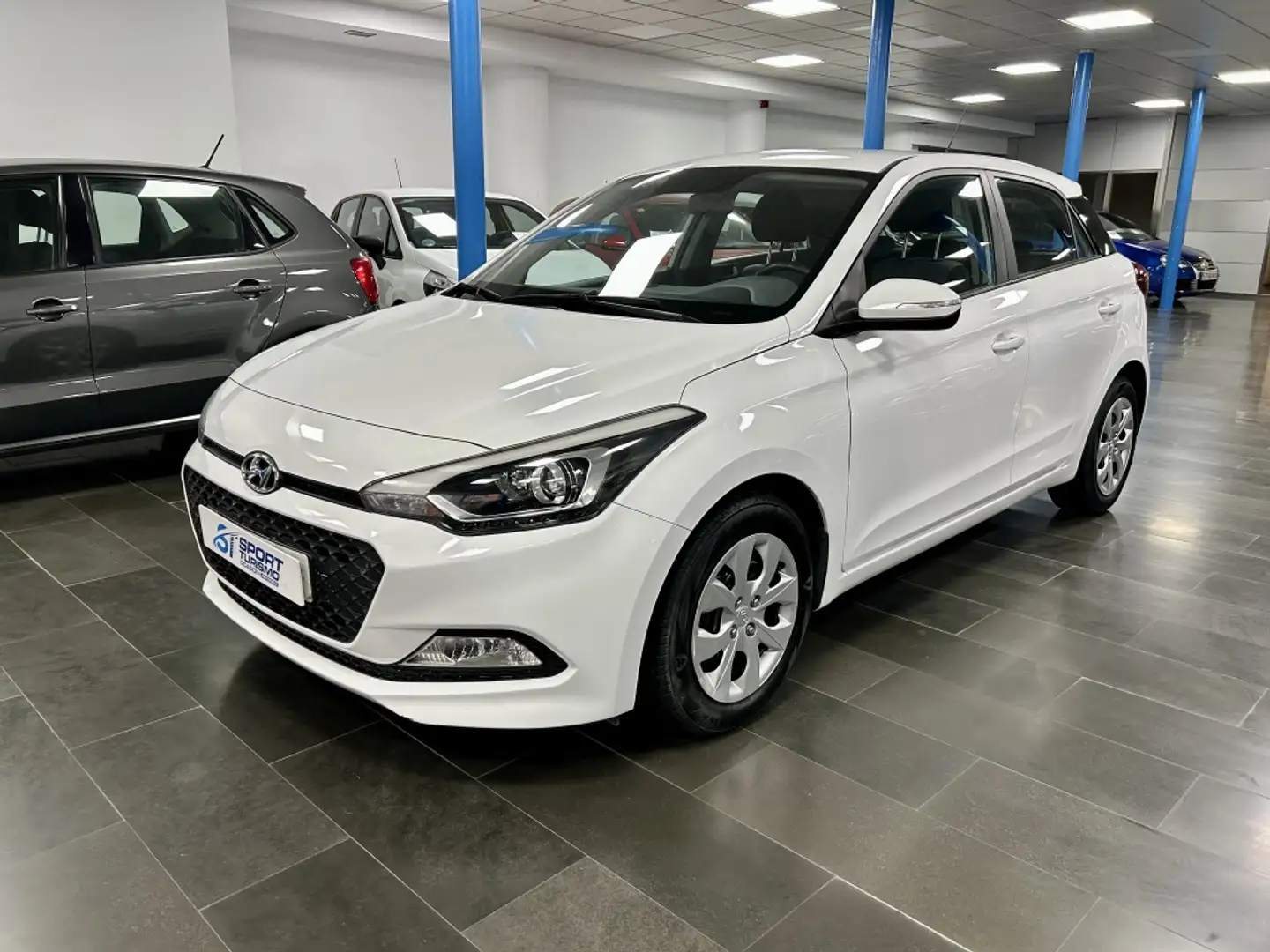 Hyundai i20 1.1CRDI Klass Bianco - 1