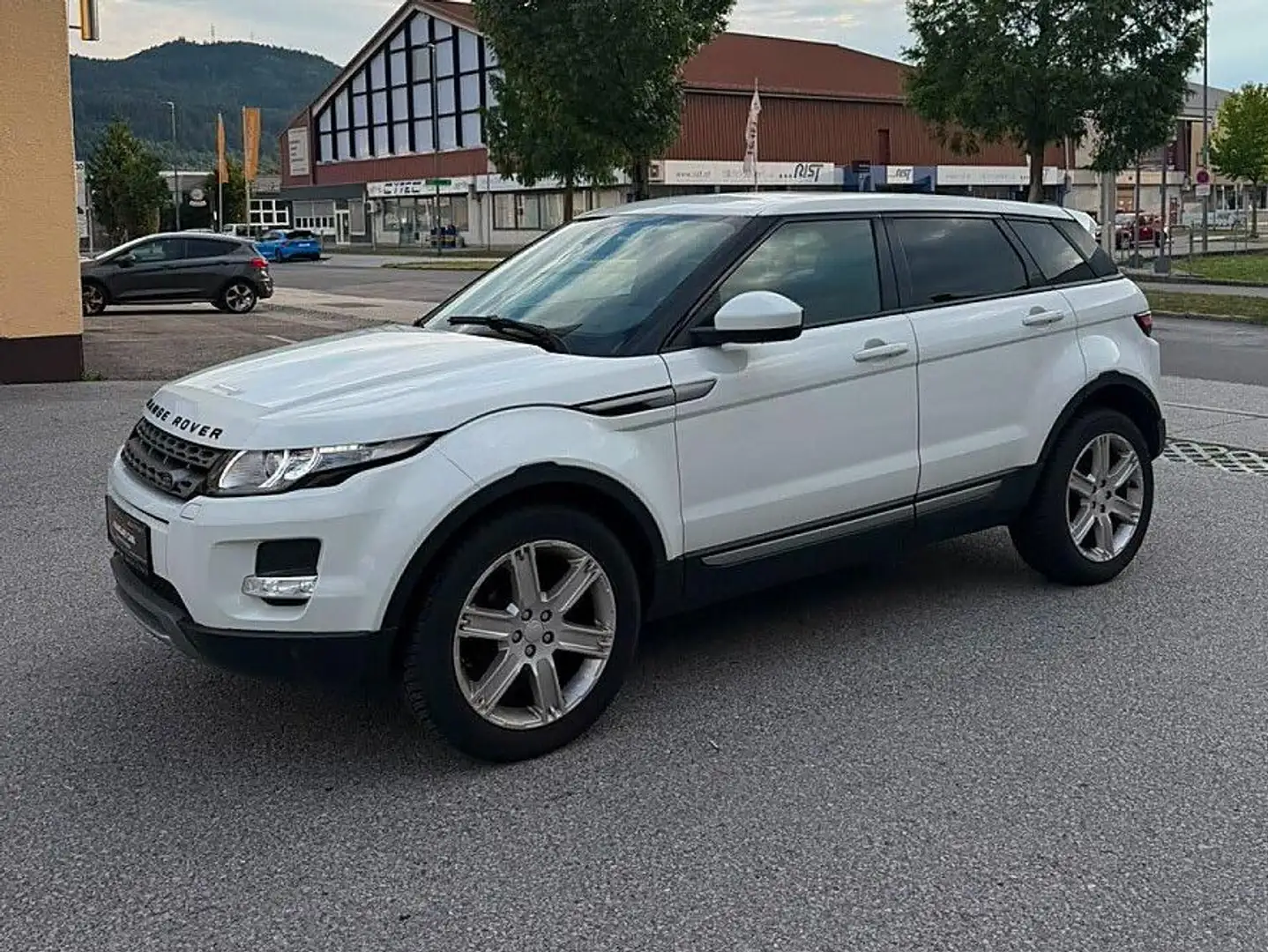 Land Rover Range Rover Evoque Pure Schwarz - 1