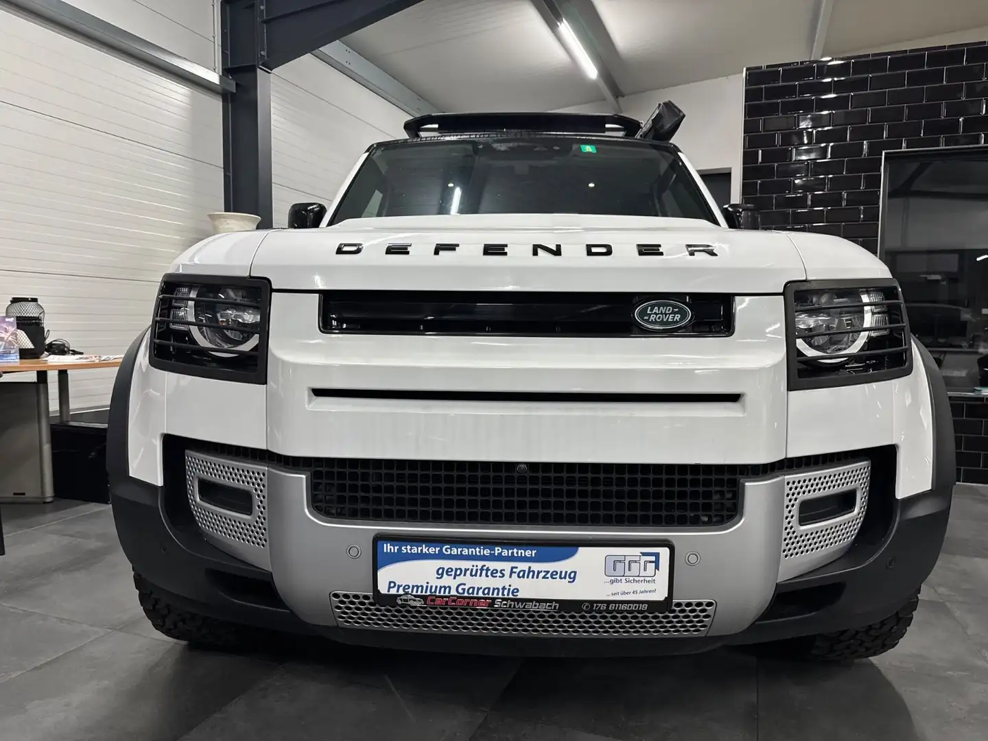 Land Rover Defender 110 Weiß - 2