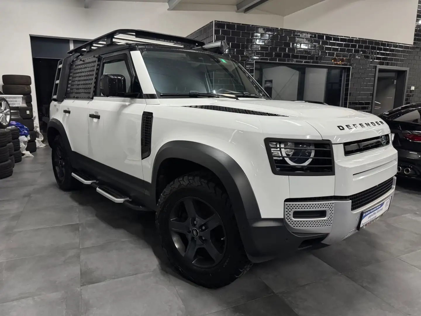Land Rover Defender 110 Weiß - 1
