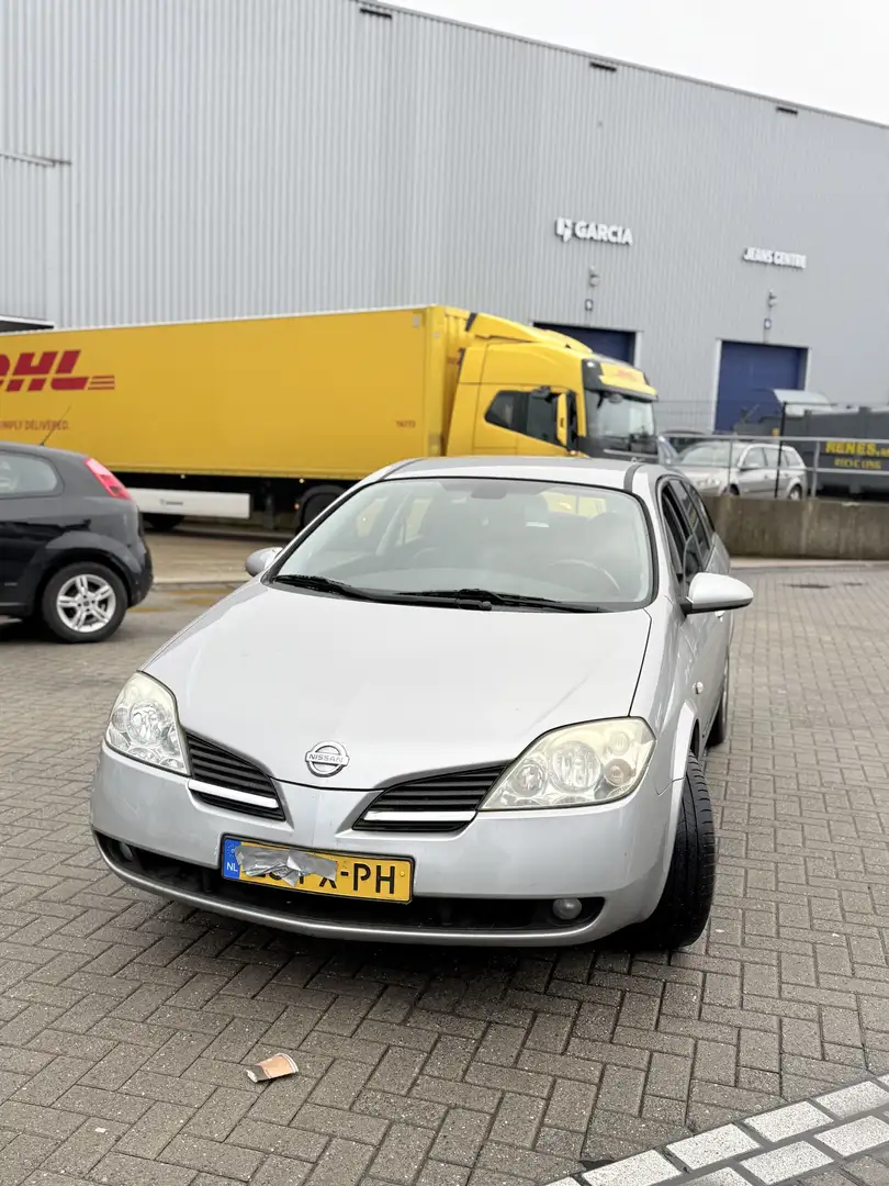 Nissan Primera 1.8 Visia Gris - 1