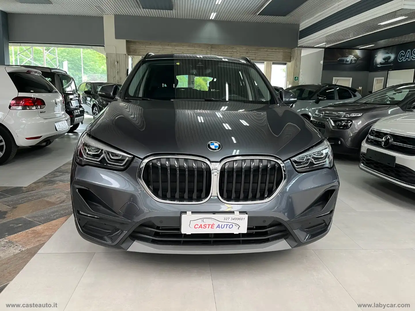 BMW X1 xDrive20d Business Advantage AUTOMATICA Grijs - 2
