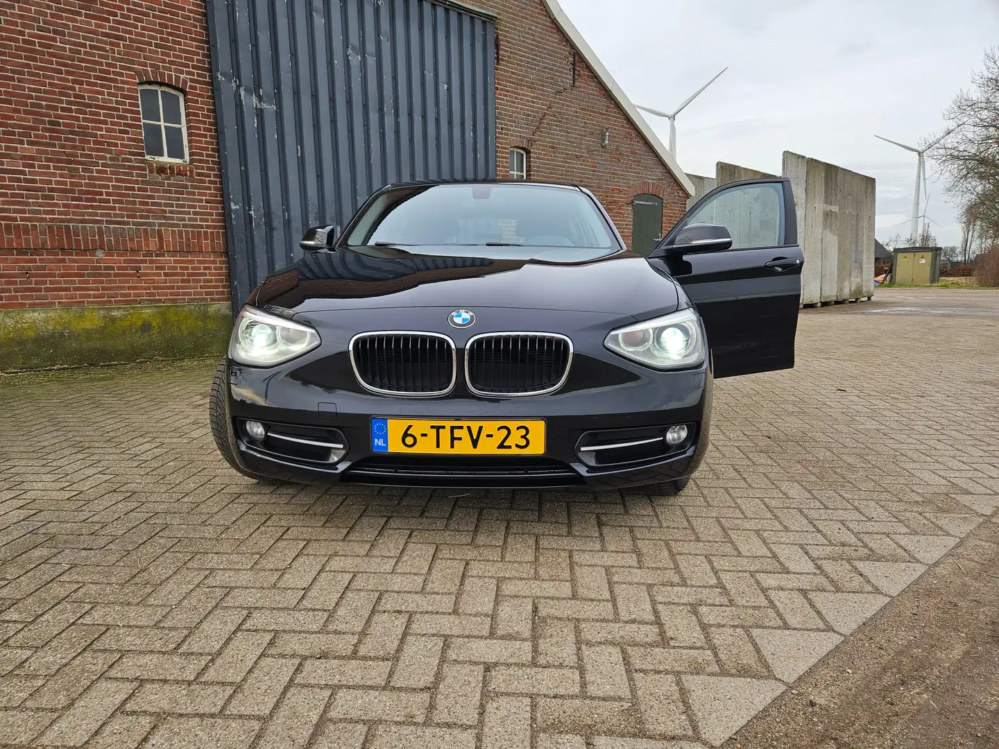 BMW 116 d EDE Executive Zwart - 1
