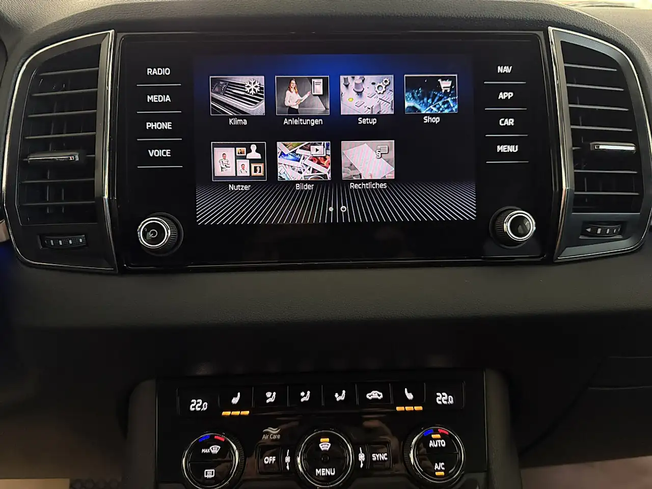 Skoda Karoq 2,0TDI DSG *LED*NAVI*AHK*ACC*Sitzheizung vo/hi*..., миниатюра 30