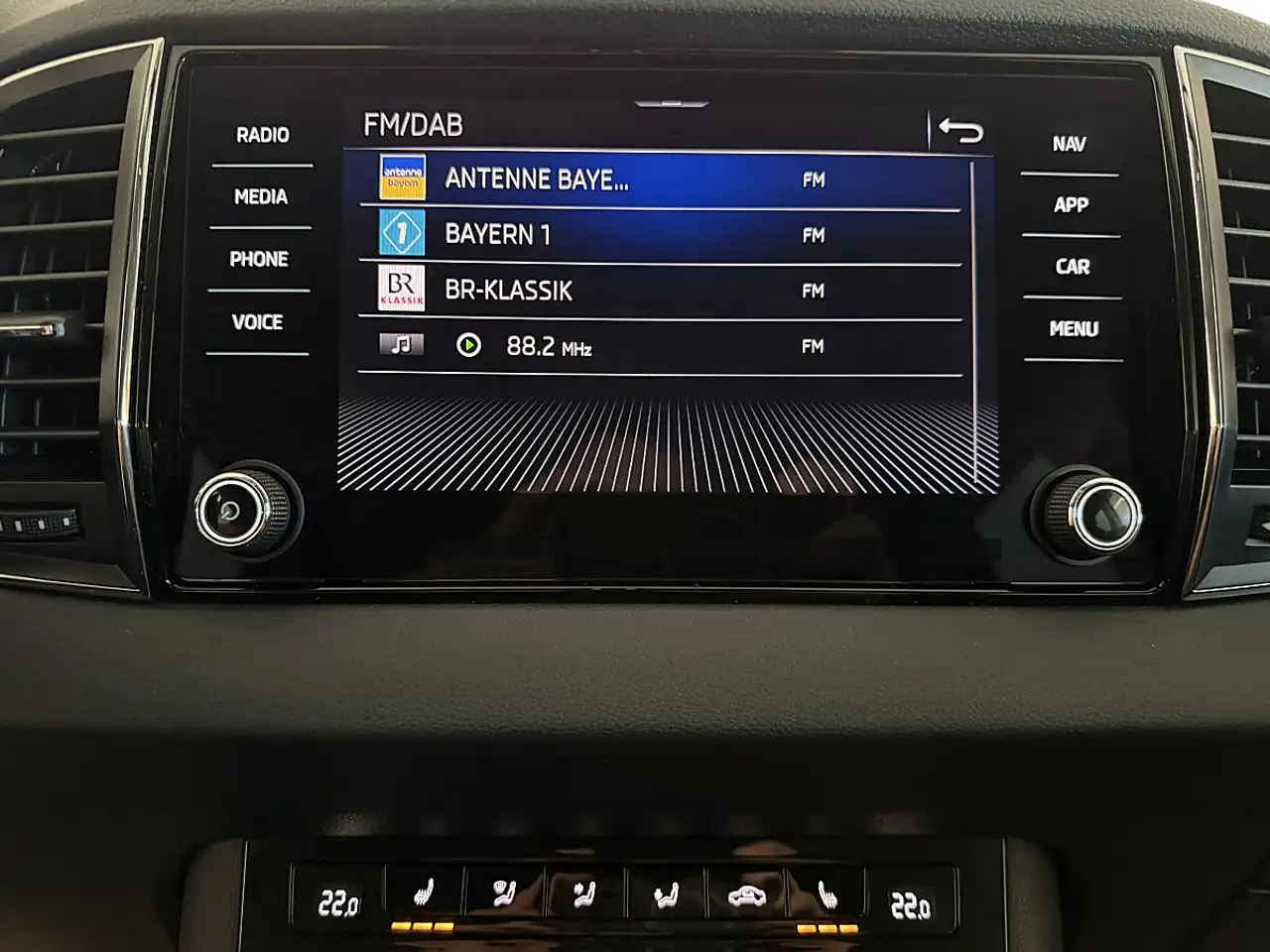 Skoda Karoq 2,0TDI DSG *LED*NAVI*AHK*ACC*Sitzheizung vo/hi*..., миниатюра 22