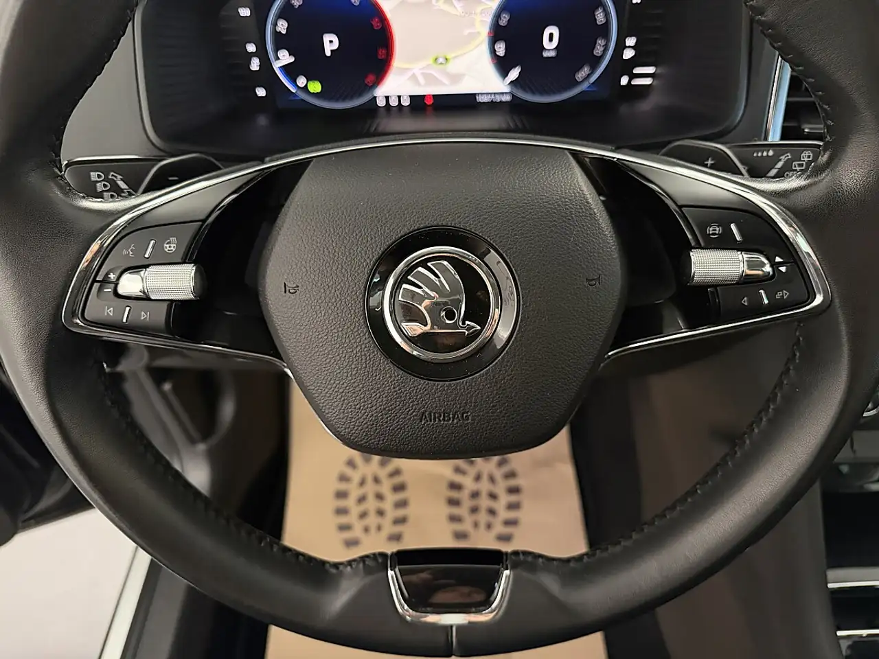 Skoda Karoq 2,0TDI DSG *LED*NAVI*AHK*ACC*Sitzheizung vo/hi*..., миниатюра 7