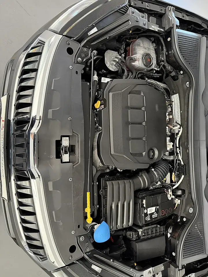 Skoda Karoq 2,0TDI DSG *LED*NAVI*AHK*ACC*Sitzheizung vo/hi*..., миниатюра 16