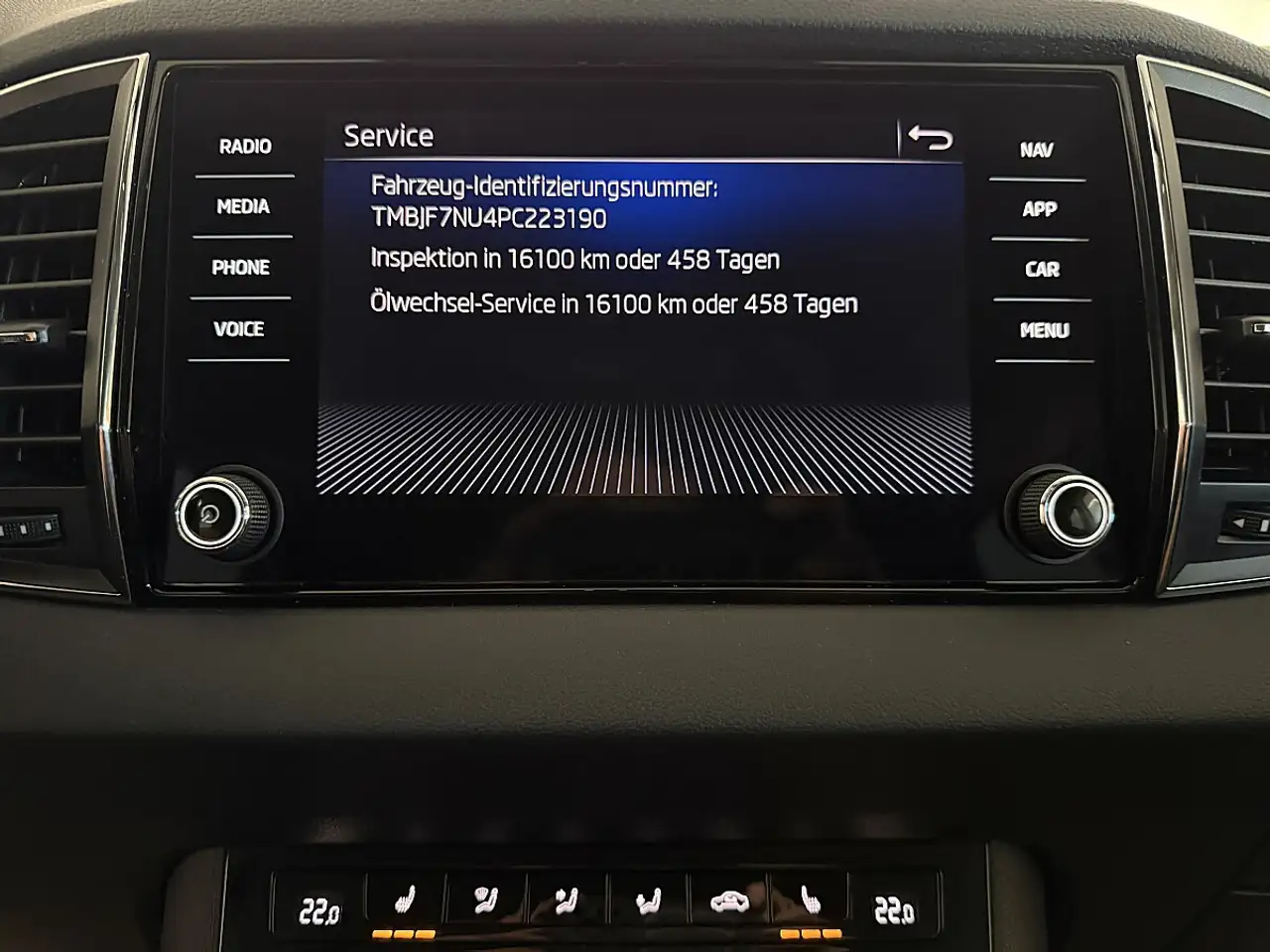 Skoda Karoq 2,0TDI DSG *LED*NAVI*AHK*ACC*Sitzheizung vo/hi*..., миниатюра 26