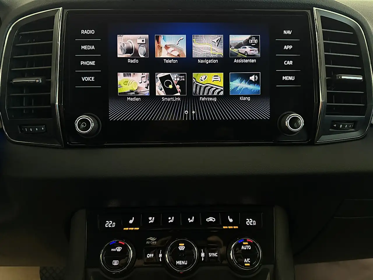 Skoda Karoq 2,0TDI DSG *LED*NAVI*AHK*ACC*Sitzheizung vo/hi*..., миниатюра 29