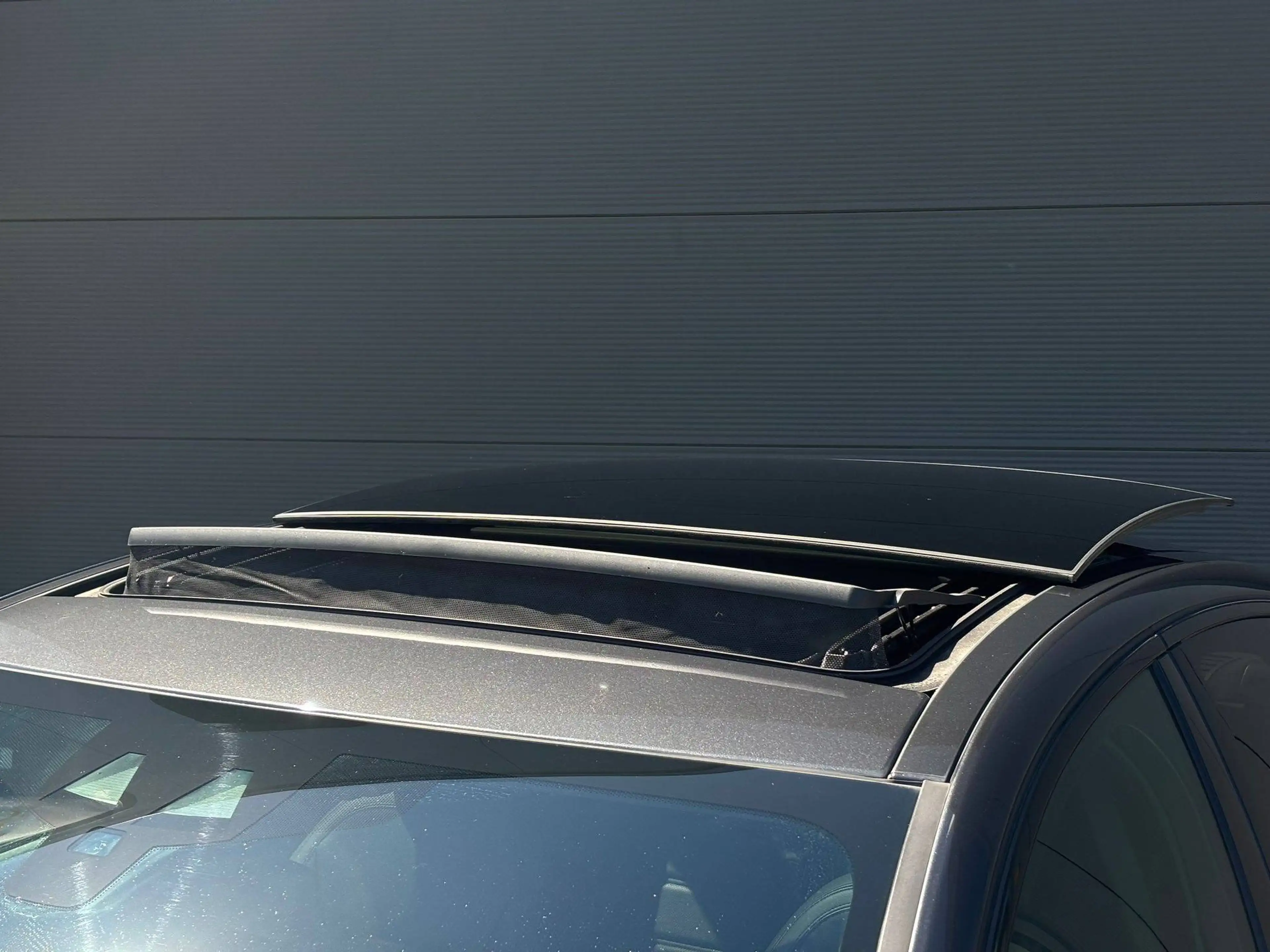Jaguar XE XE 2.0 T P250 R-Dynamic Black — photo 4
